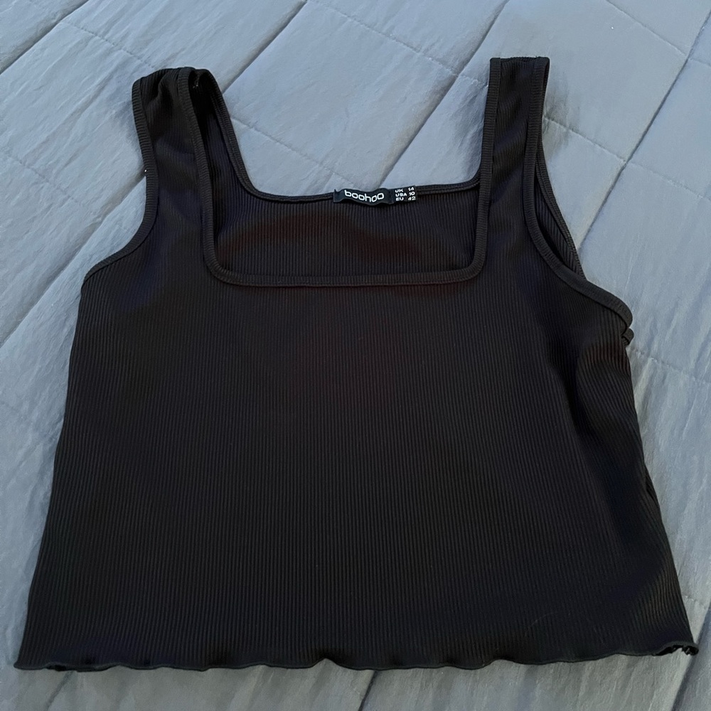 black cropped tank top